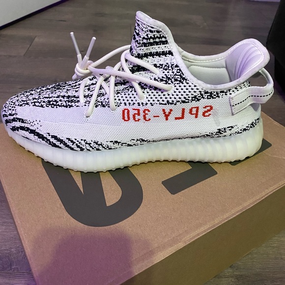 Yeezy Zebra 350 V2 Size 11 DS w/ StockX tags - Picture 2 of 10